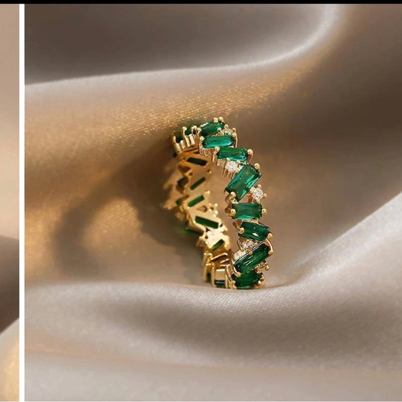 Size 5 ring - Picture 3 of 3